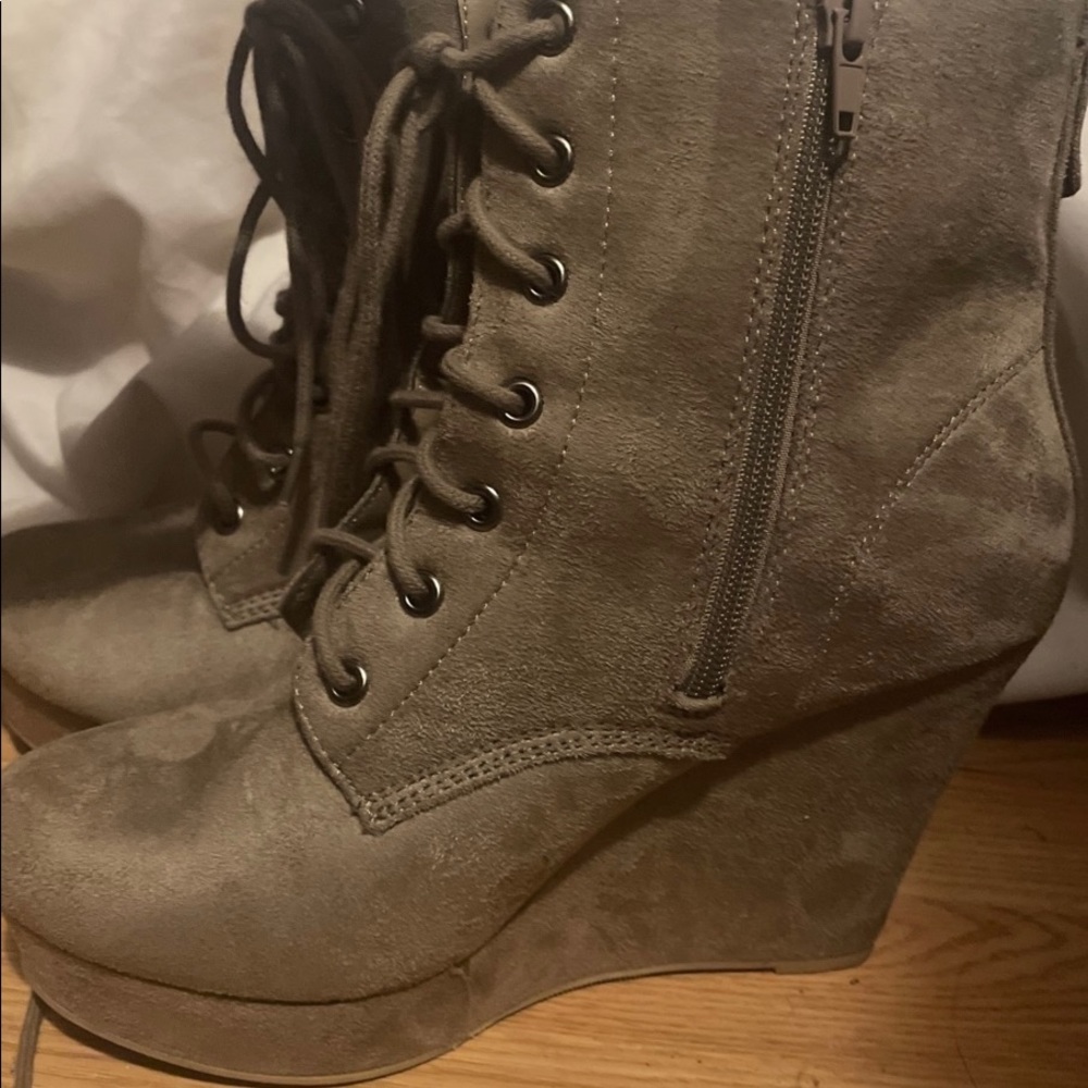 9M heels boots